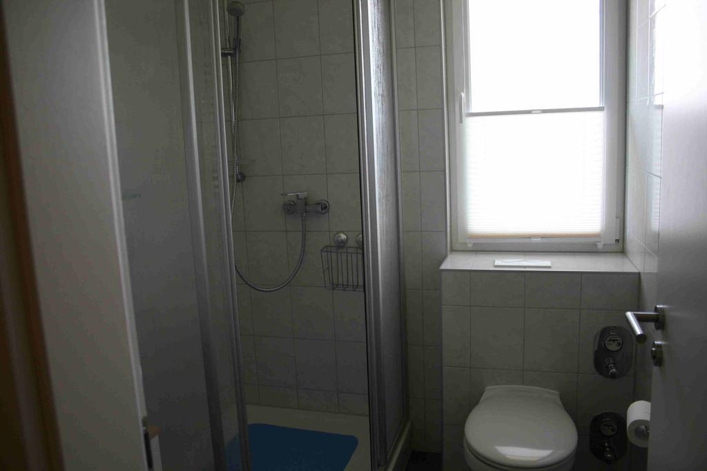 Uebernachtung Bei Michael - Ferienwohnung Rostock Rom bilde